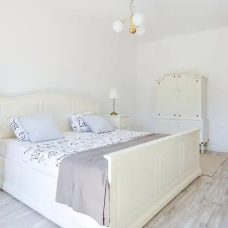 Troskot Apartamento *